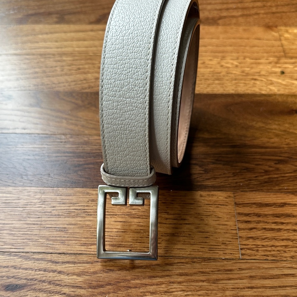 Givenchy Silver GV3 Buckle White Leather Belt Size 80